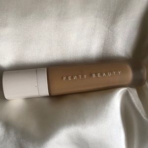 Fenty Beauty Foundation - shade 240
